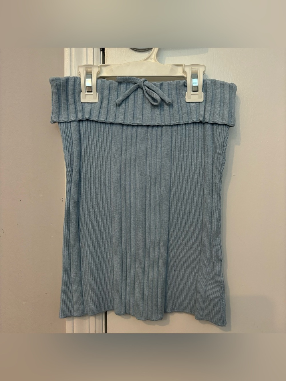 Light blue ribbed knit tube top